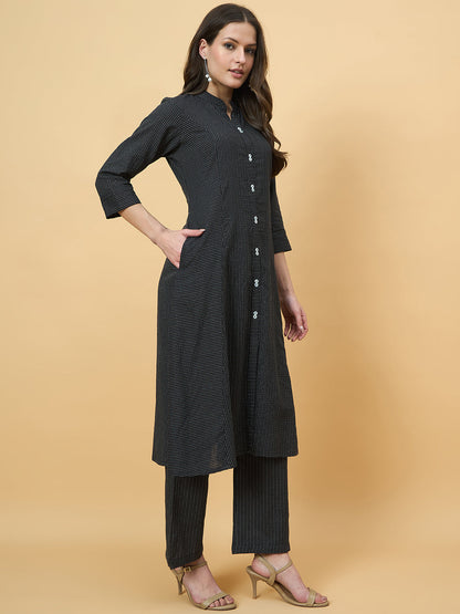 Cotton Thread Work Mandarin Collar Kurta With Pant