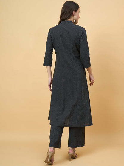 Cotton Thread Work Mandarin Collar Kurta With Pant