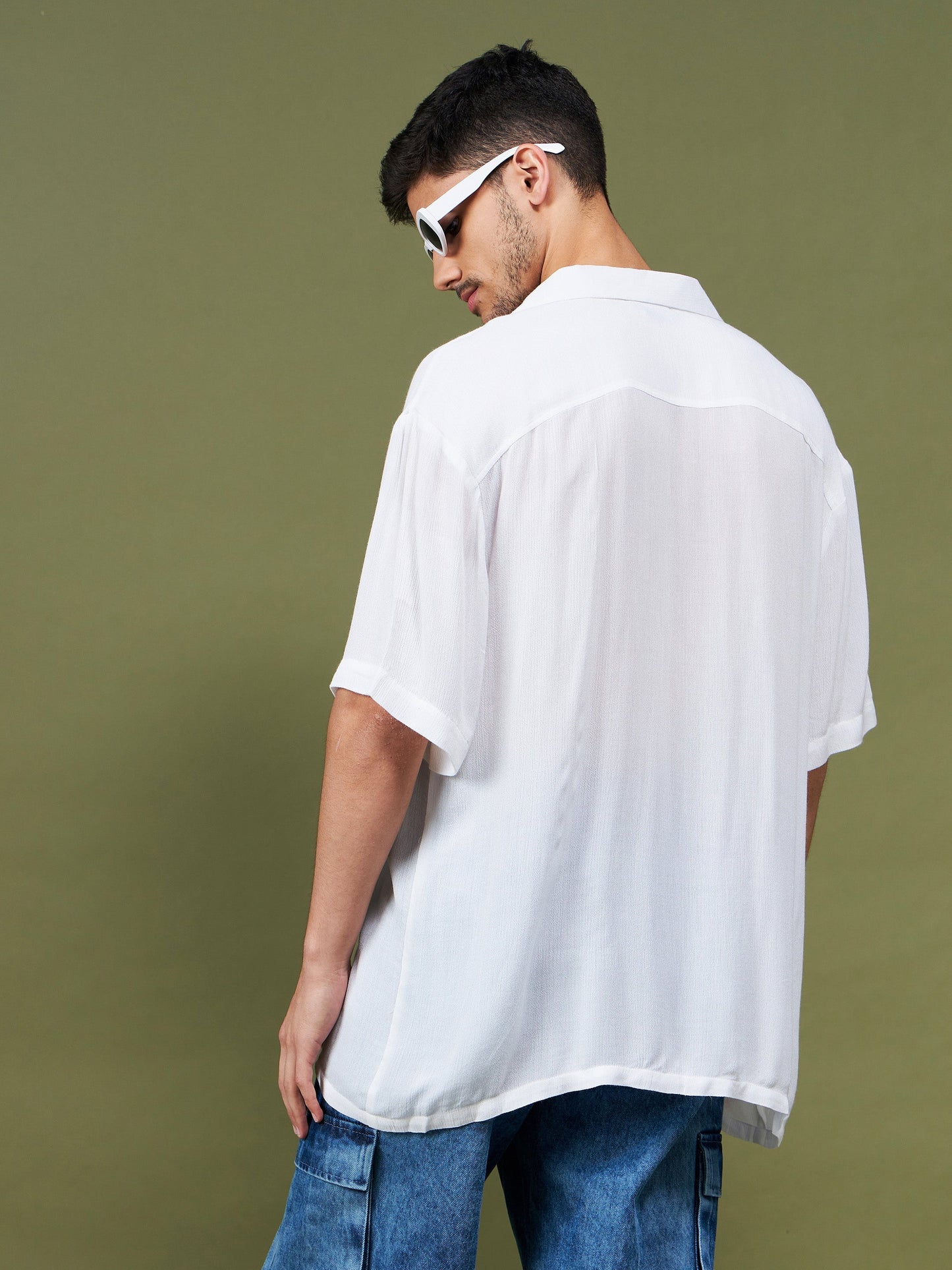 Unisex White Solid Relax Fit Shirt
