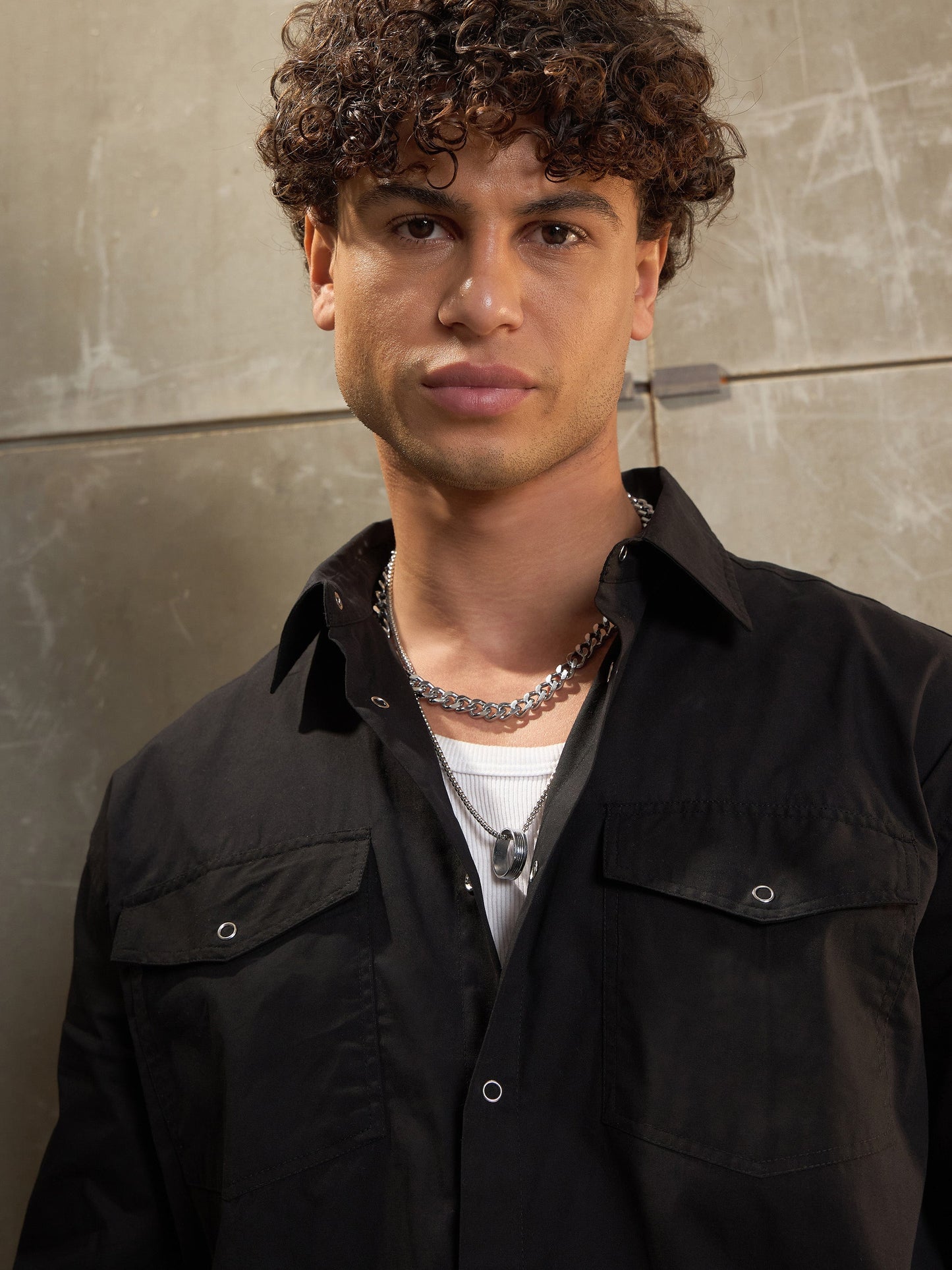 Men Black Poplin Front Pocket Relax Fit Shirt